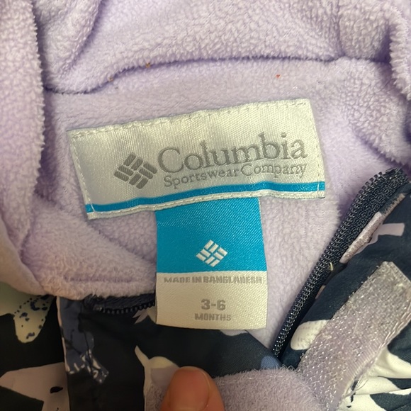 Excellent condition. Only used a handful of times. Snow suit - Picture 2 of 3